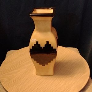 Navajo/Southwestern/Native American ceramic vase with digital hearts/all sides